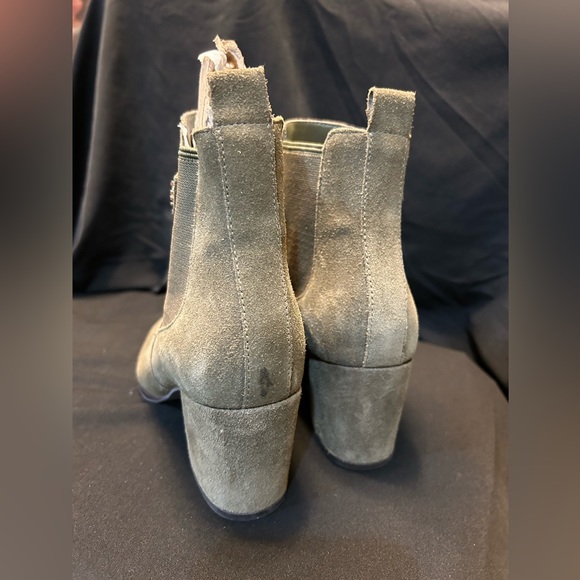 MICHAEL Michael Kors Women's Maris Bootie Suede in Beautiful Olive size 5 - Picture 4 of 7